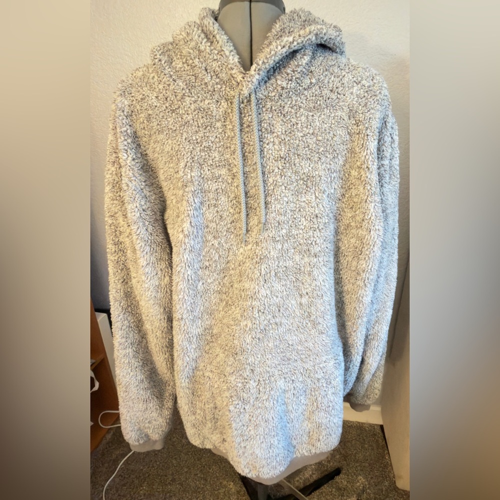 Men’s Cozy Gray Hooded Sweater